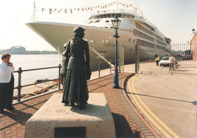 Watersedge Hotel Cobh Exterior foto