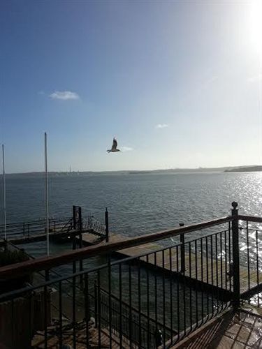 Watersedge Hotel Cobh Exterior foto